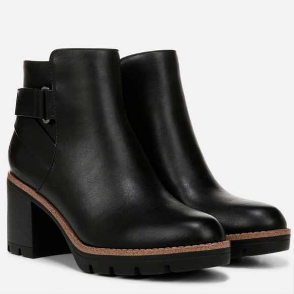 Naturalizer Madalynn Strap Water Repellent Ankle Lug Bootie Size 9.5 - Picture 4 of 11